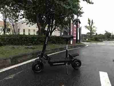 Patinete el¨¦ctrico fabricado en China con bater¨ªa de litio